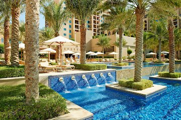 موقع فندق فيرمونت النخلة دبي 