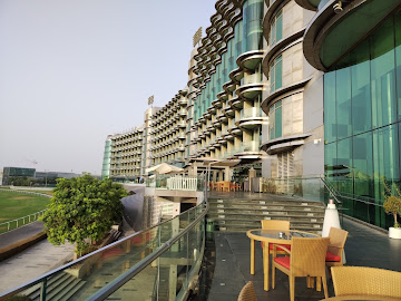 موقع فندق الميدان دبي