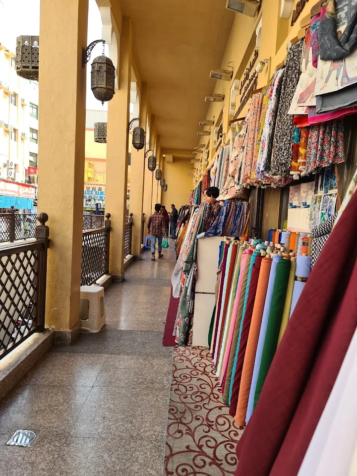 متاجر سوق نايف دبي 