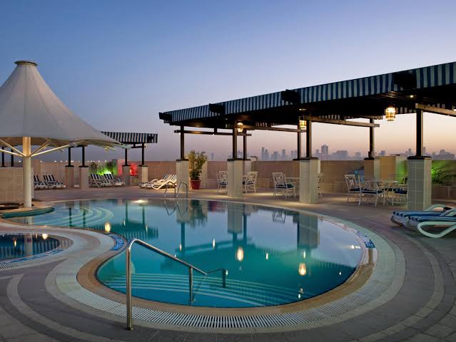 موقع فندق جراند إكسلسيور دبي