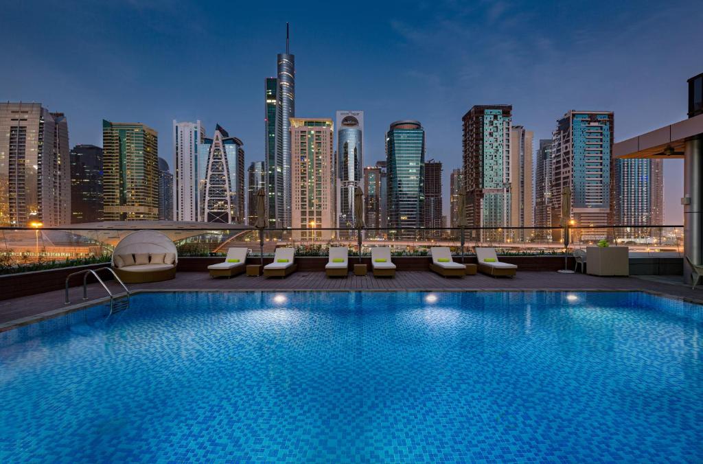افضل فنادق دبي 4 نجوم شارع الشيخ زايد