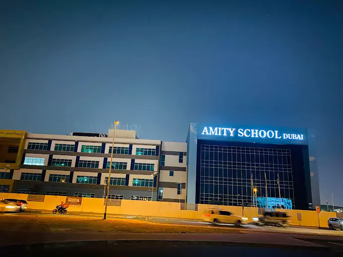 موقع مدرسة أميتي دبي